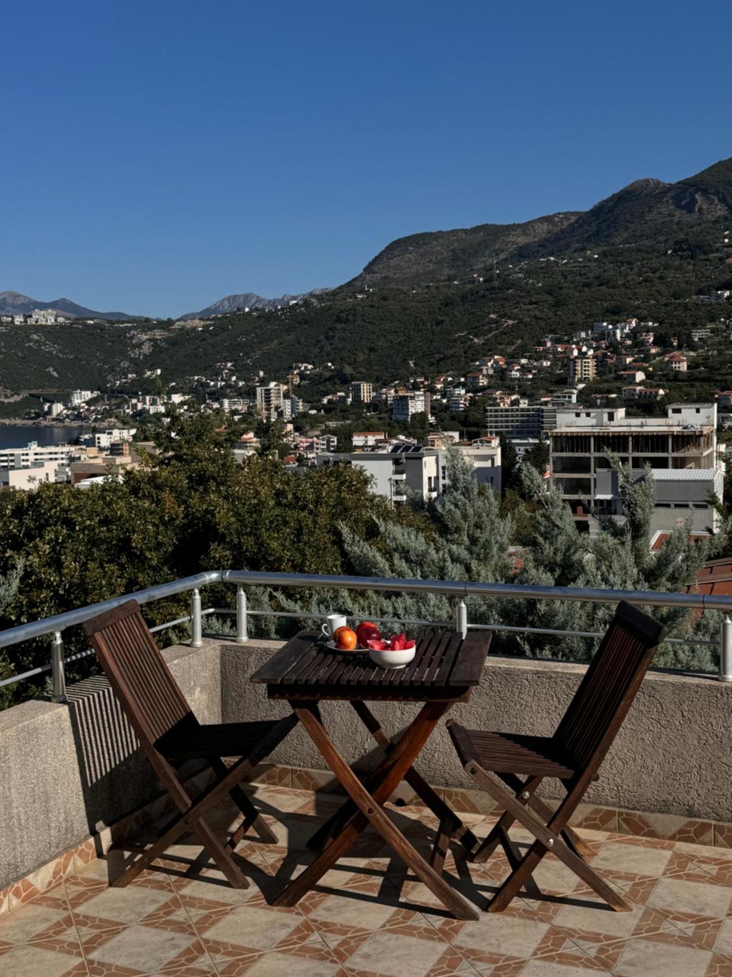 Villa Del Mare Добра вода Екстериор снимка