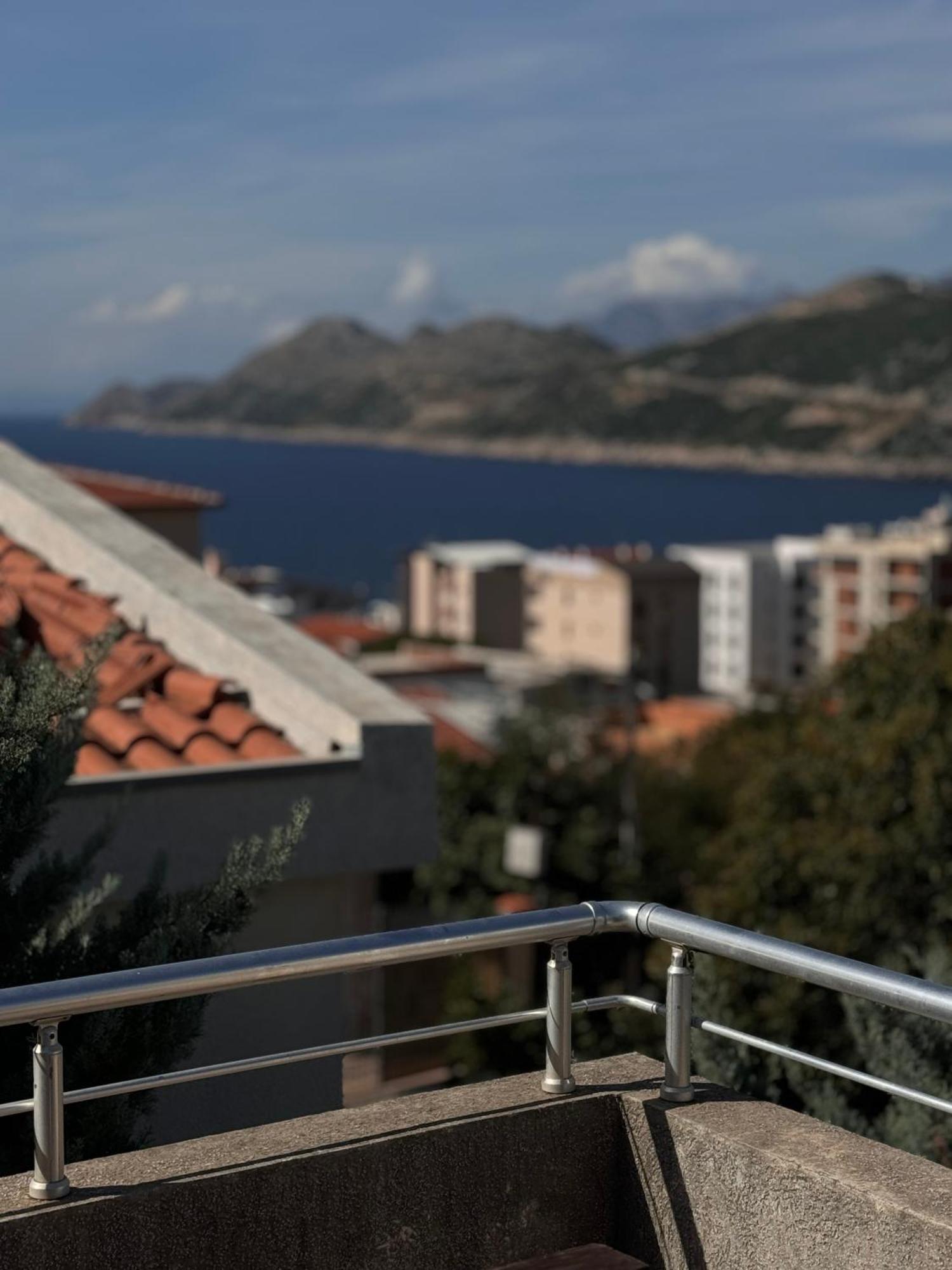 Villa Del Mare Добра вода Екстериор снимка