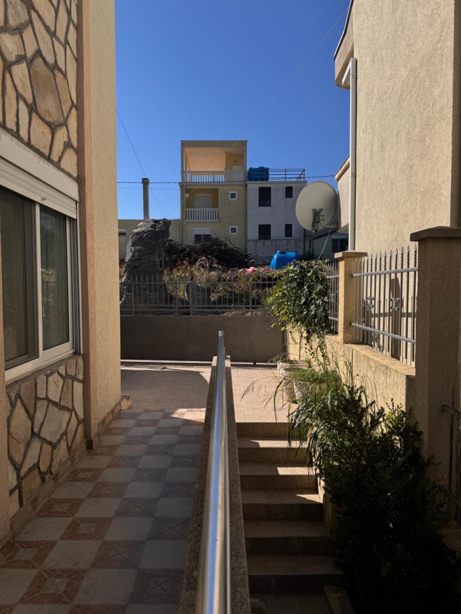 Villa Del Mare Добра вода Екстериор снимка