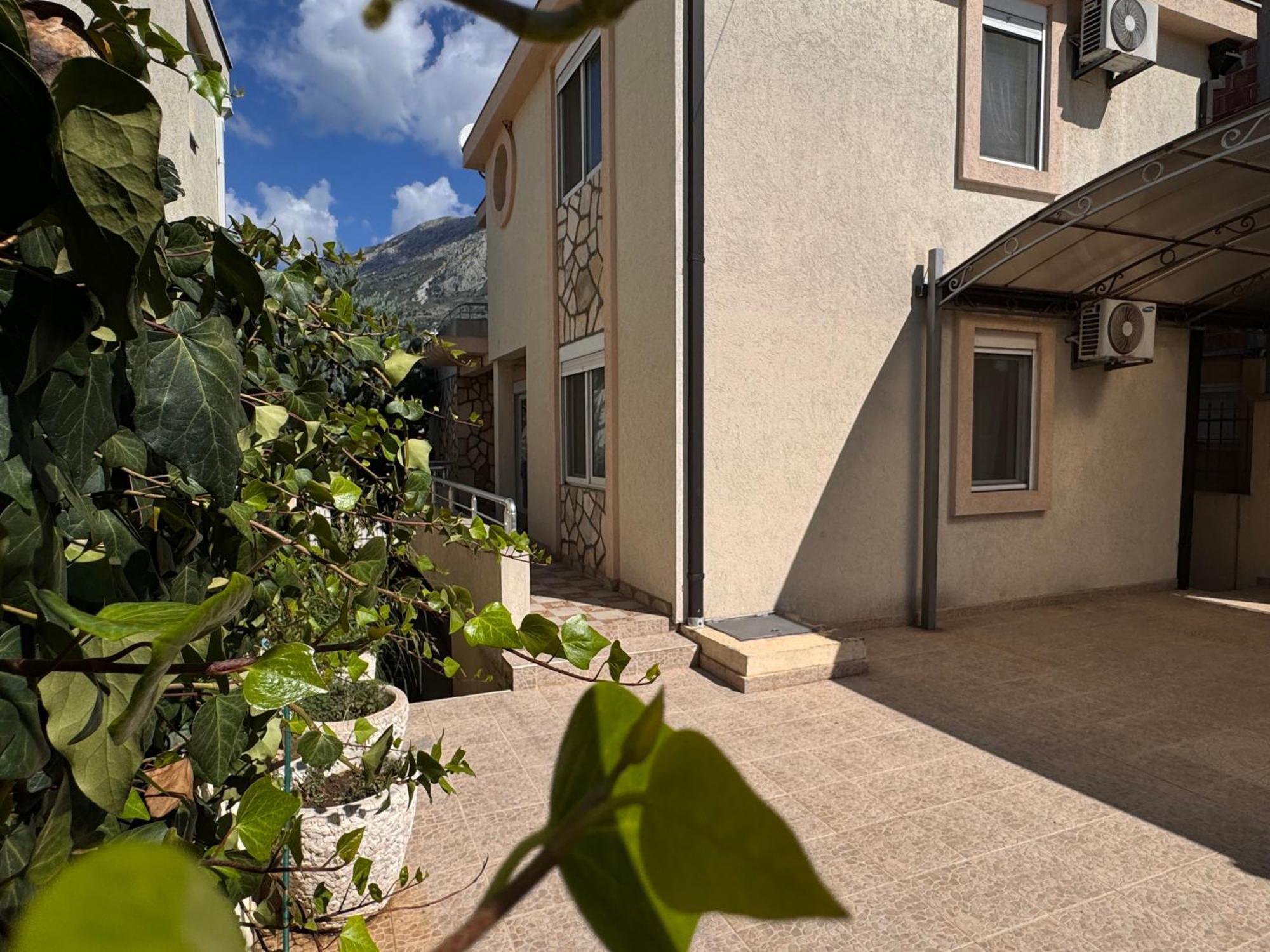 Villa Del Mare Добра вода Екстериор снимка