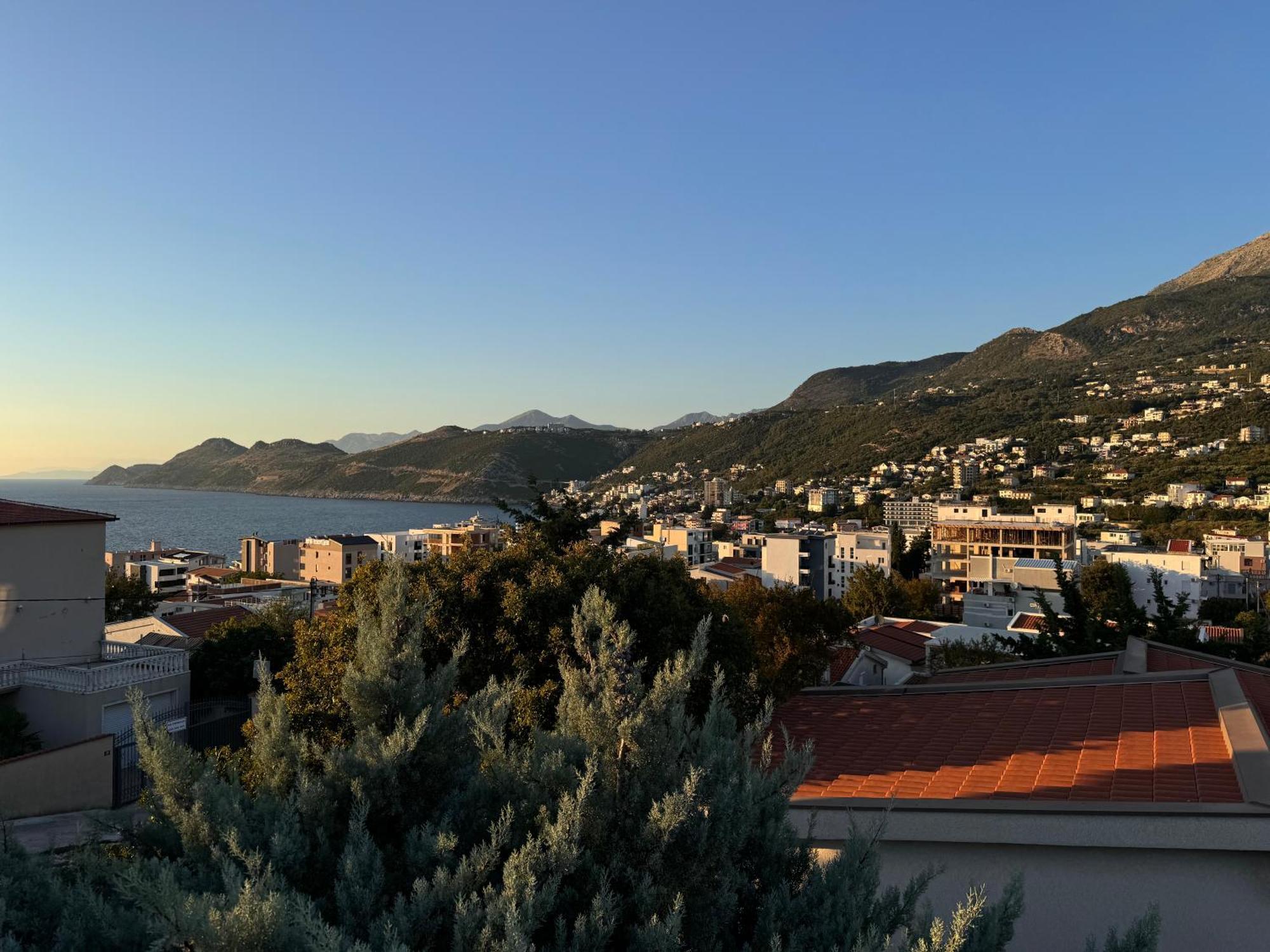 Villa Del Mare Добра вода Екстериор снимка