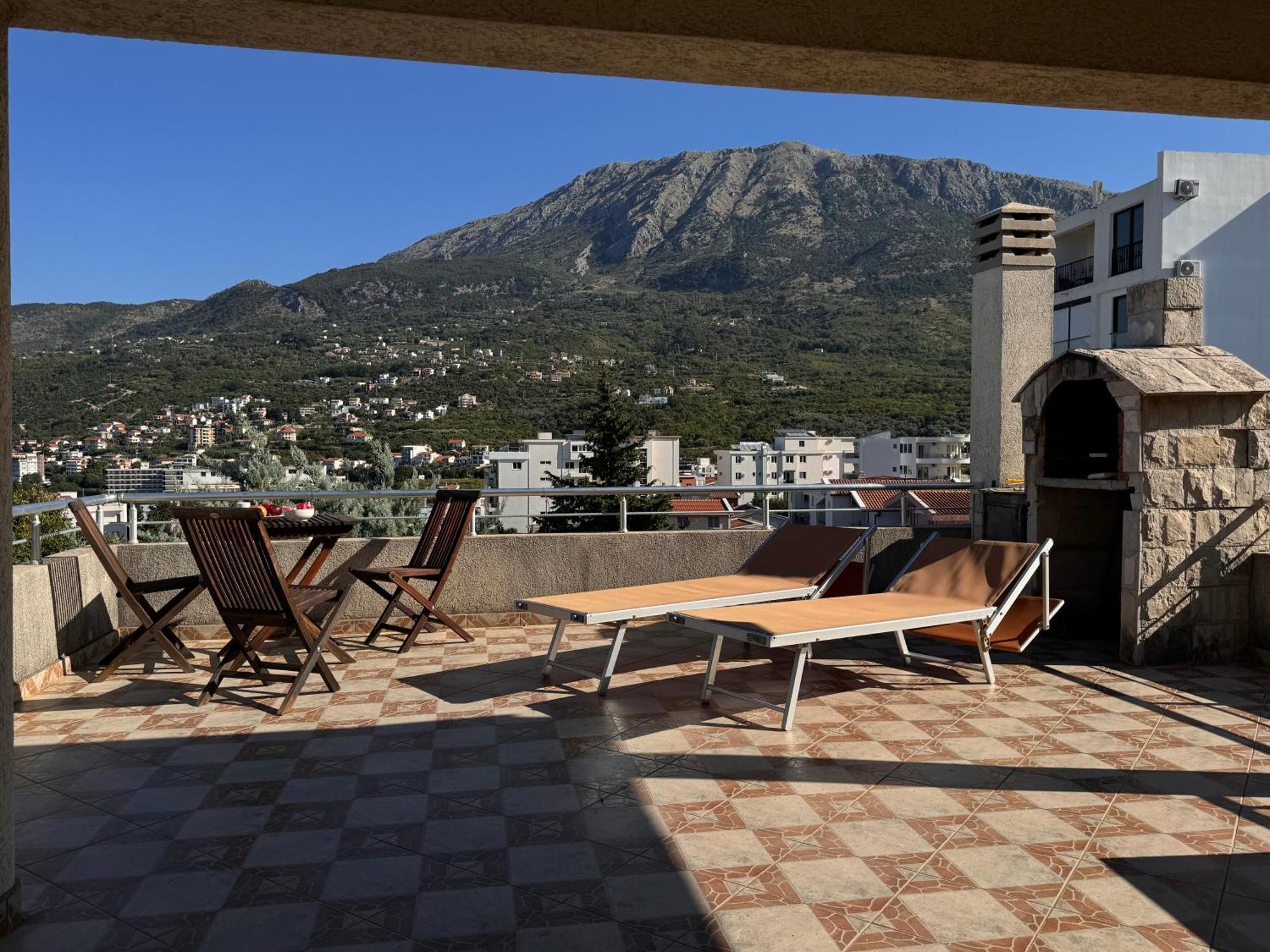 Villa Del Mare Добра вода Екстериор снимка