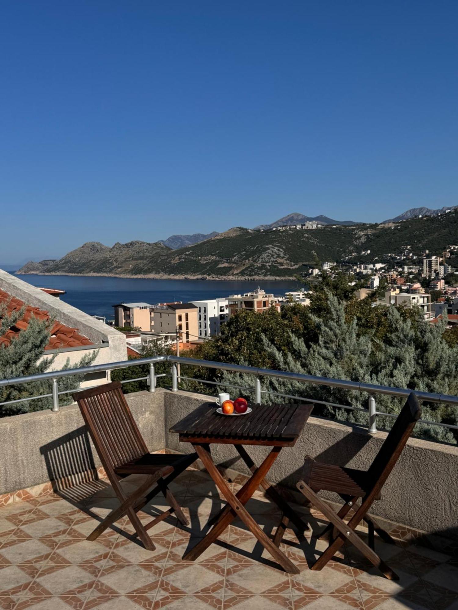 Villa Del Mare Добра вода Екстериор снимка