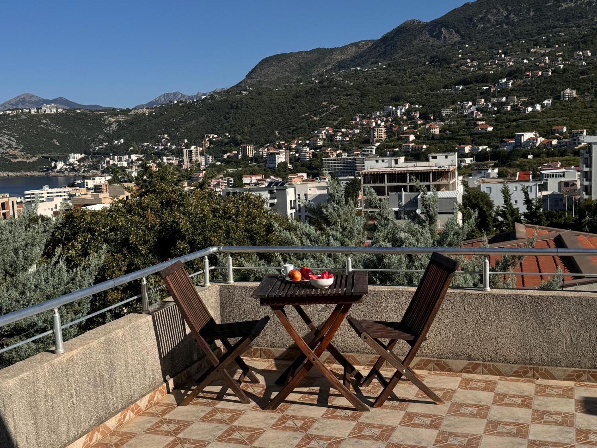 Villa Del Mare Добра вода Екстериор снимка