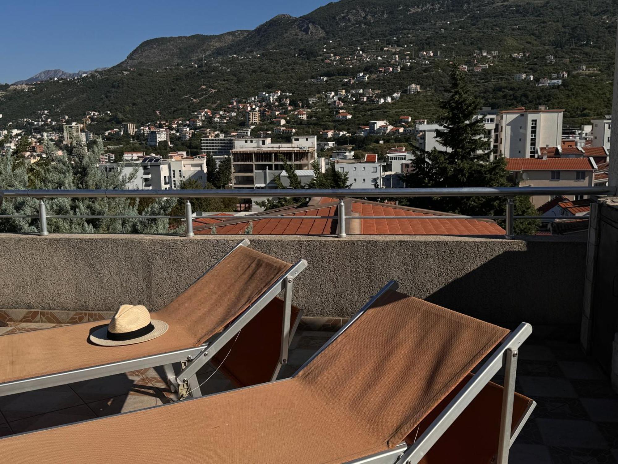 Villa Del Mare Добра вода Екстериор снимка