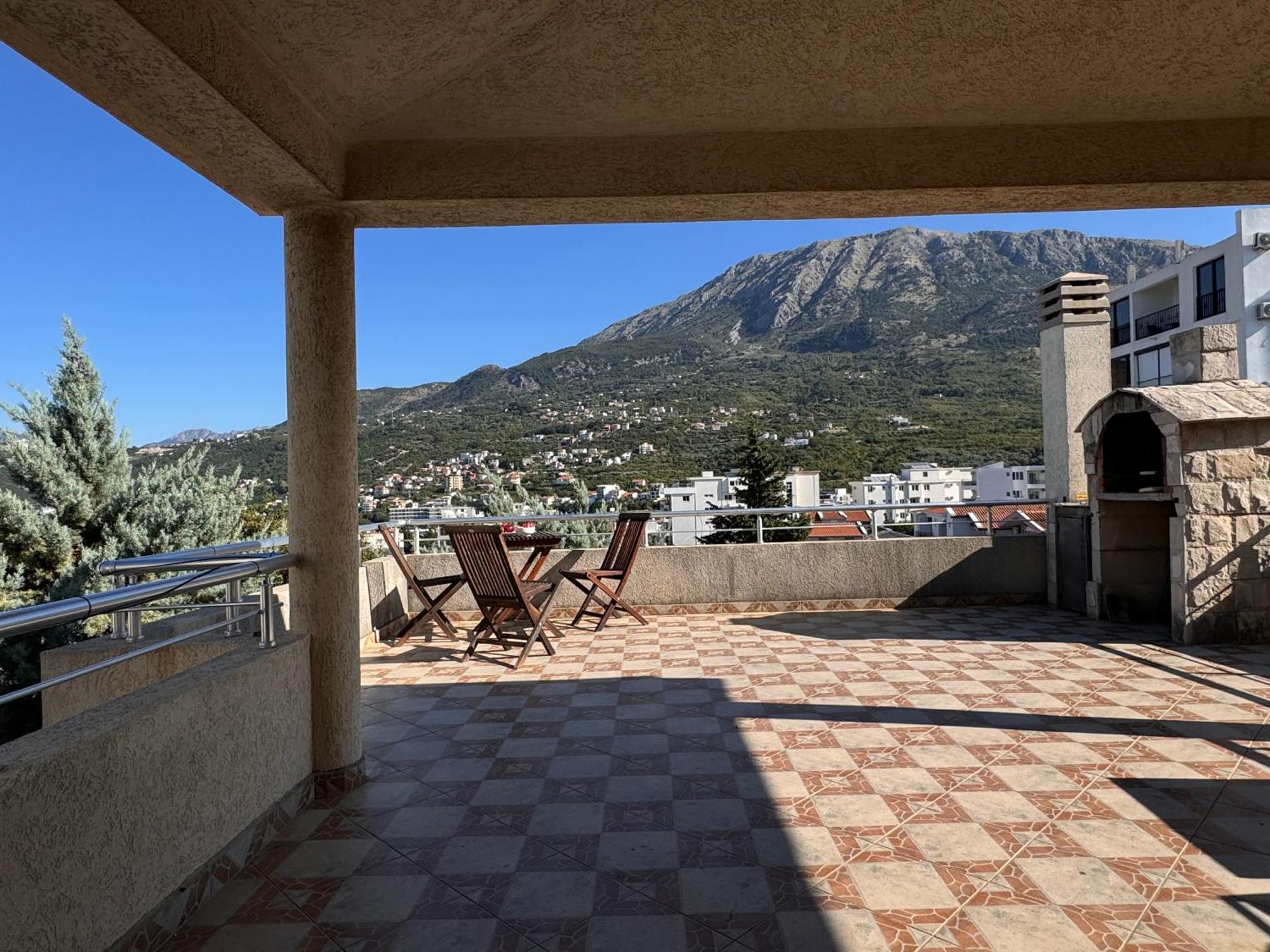 Villa Del Mare Добра вода Екстериор снимка