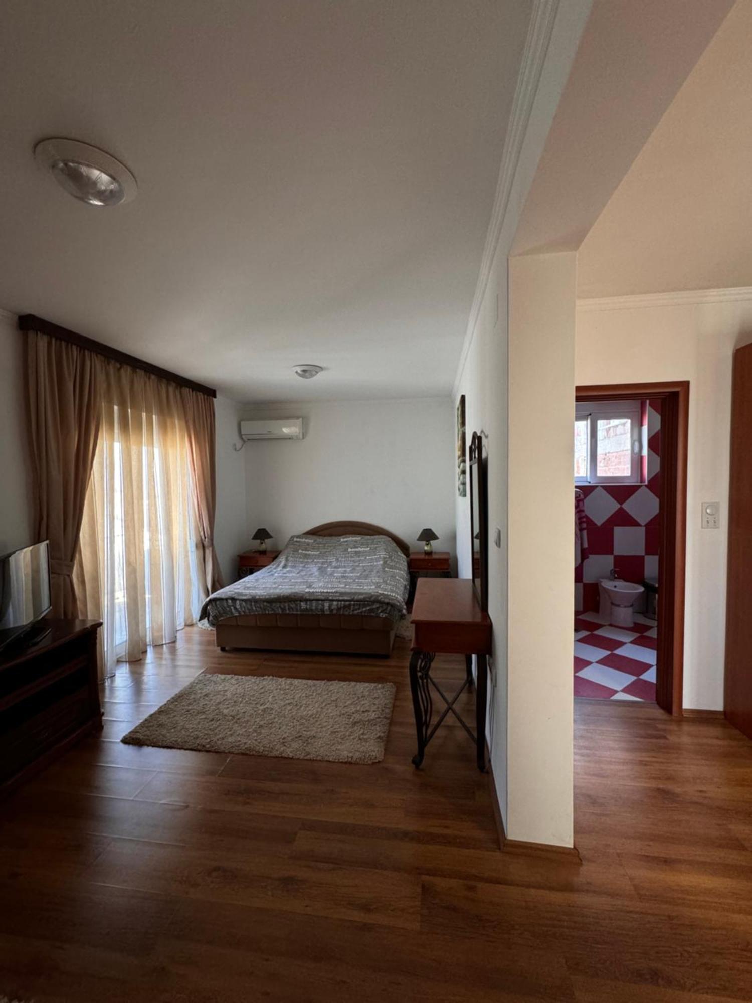 Villa Del Mare Добра вода Екстериор снимка