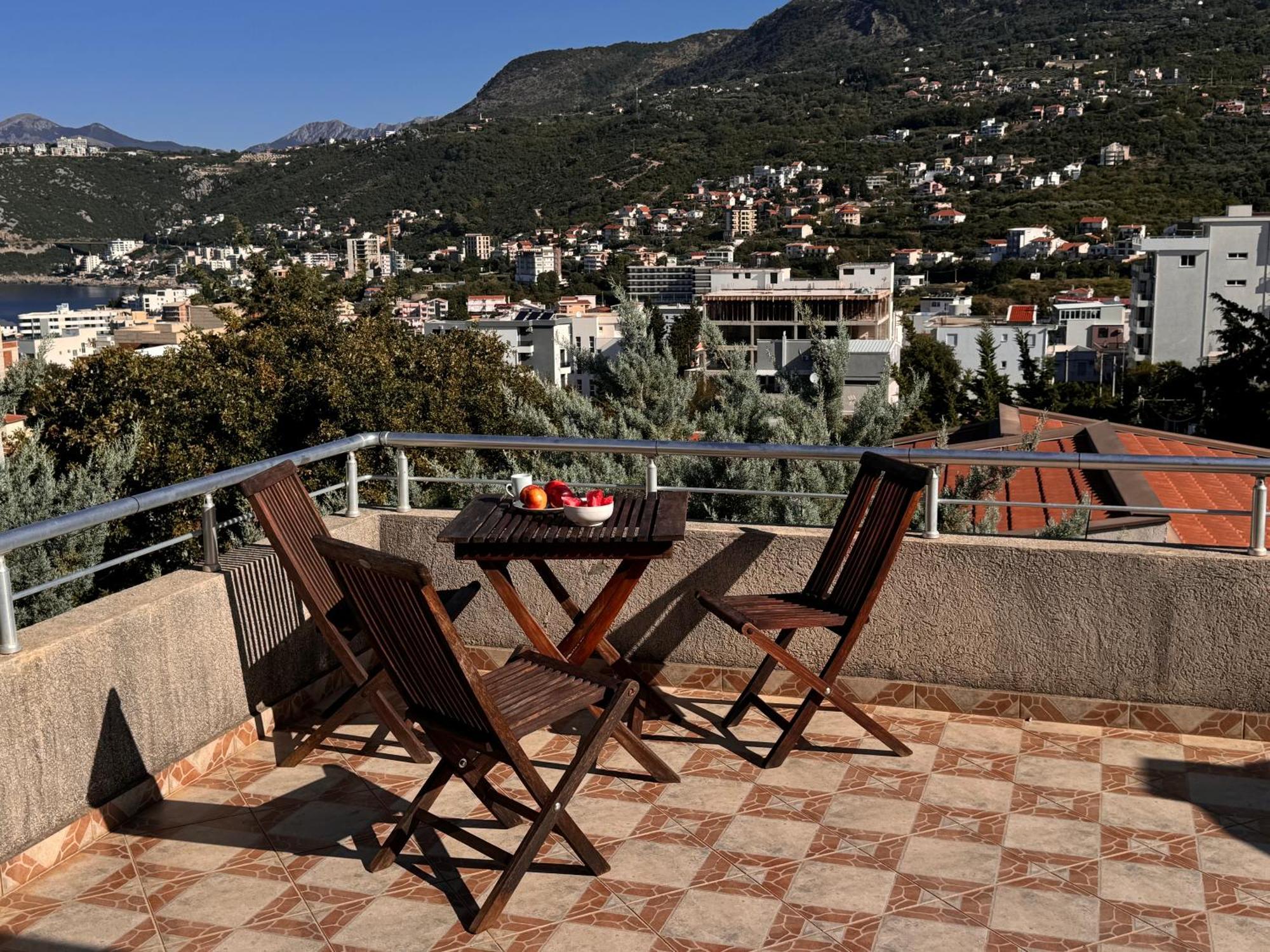 Villa Del Mare Добра вода Екстериор снимка
