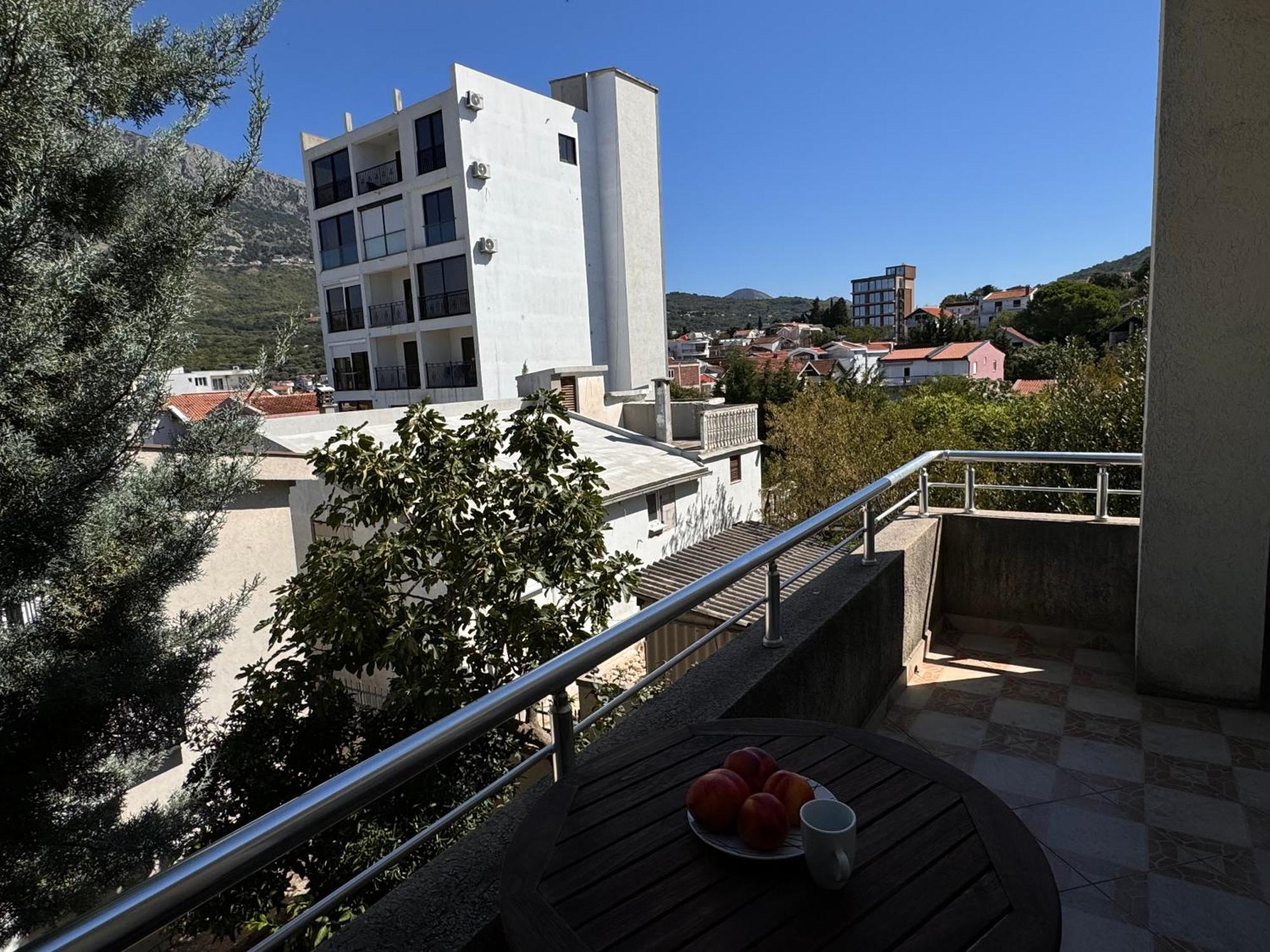 Villa Del Mare Добра вода Екстериор снимка
