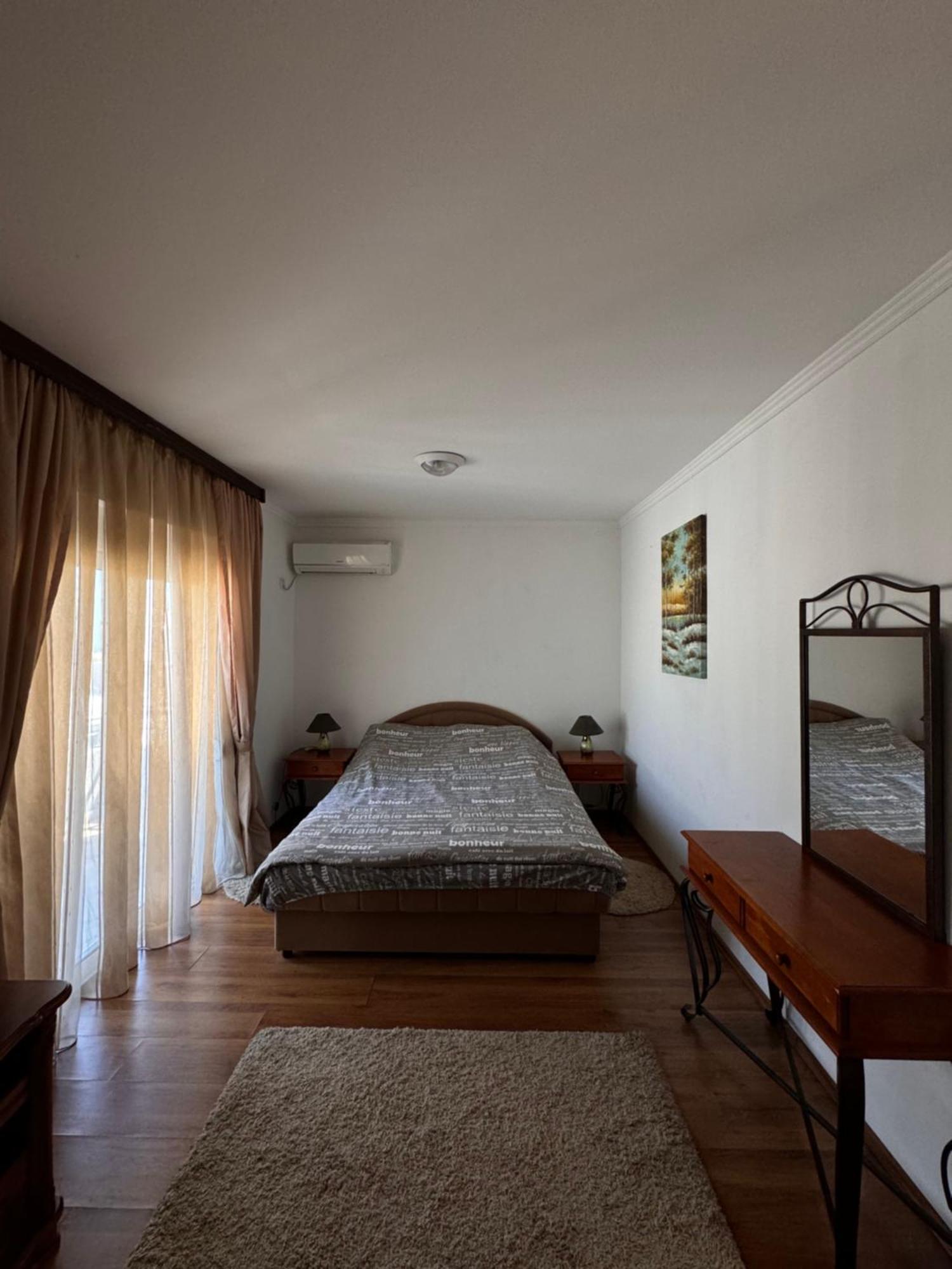 Villa Del Mare Добра вода Екстериор снимка